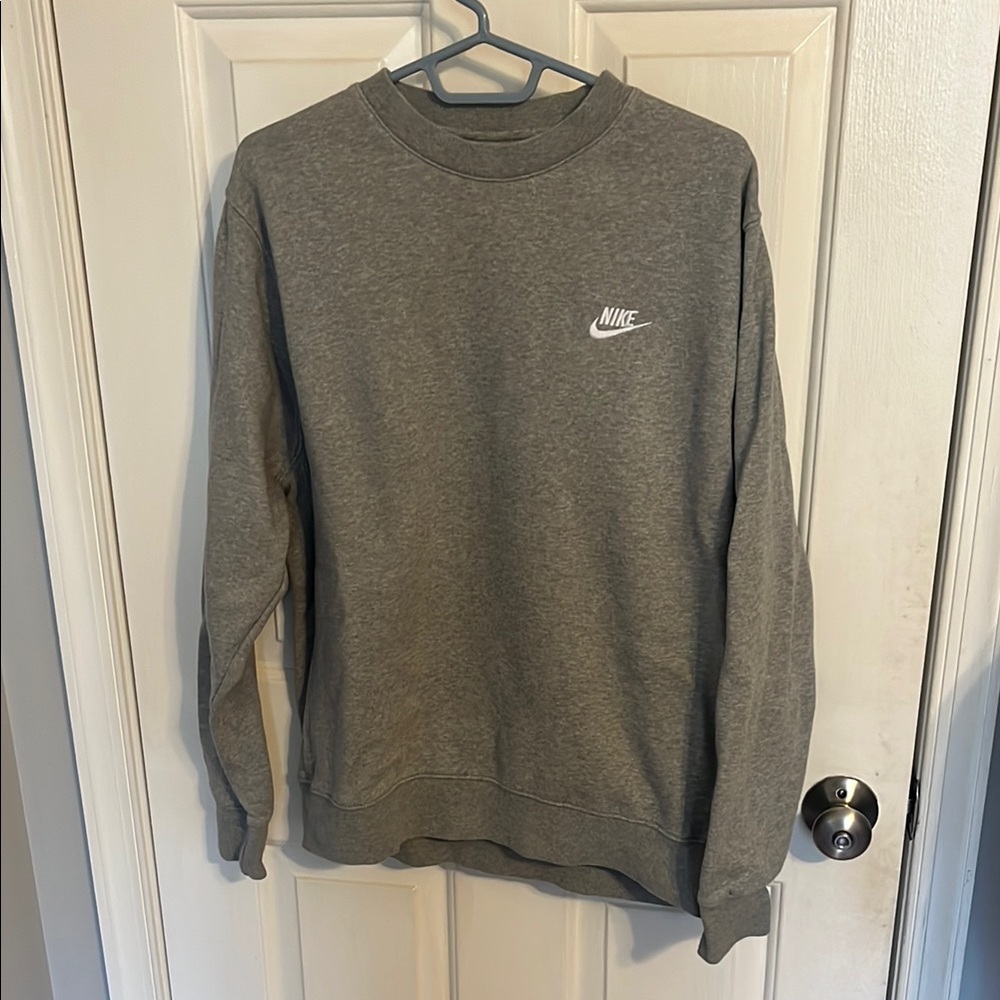 Nike Men's Grey Sweater